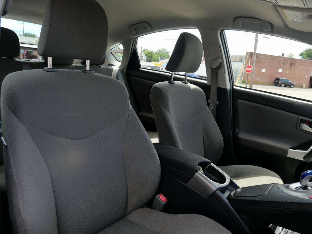 Toyota Prius 5dr HB Three (Natl) 2014