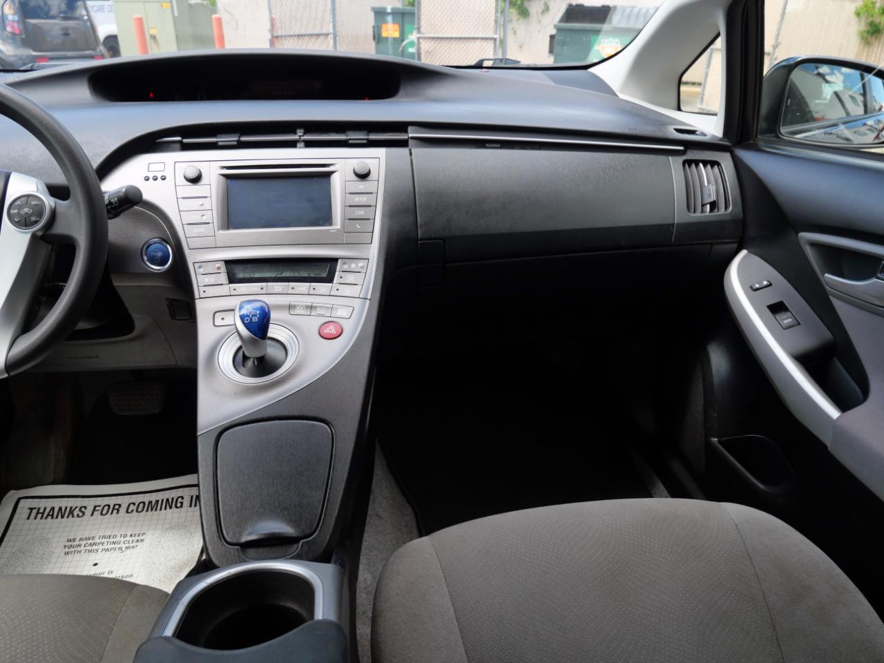 Toyota Prius 5dr HB Three (Natl) 2014