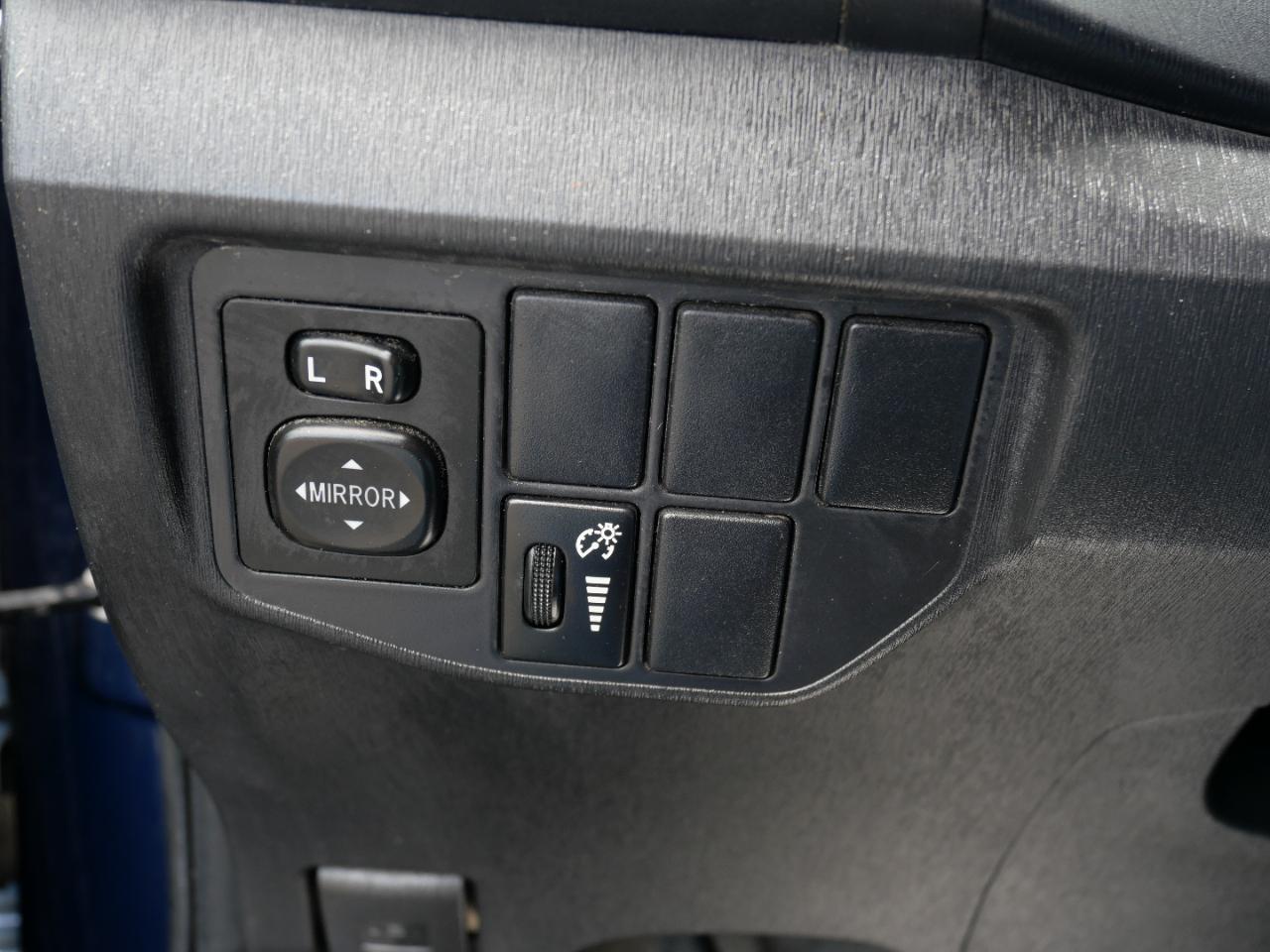 Toyota Prius 5dr HB Three (Natl) 2014
