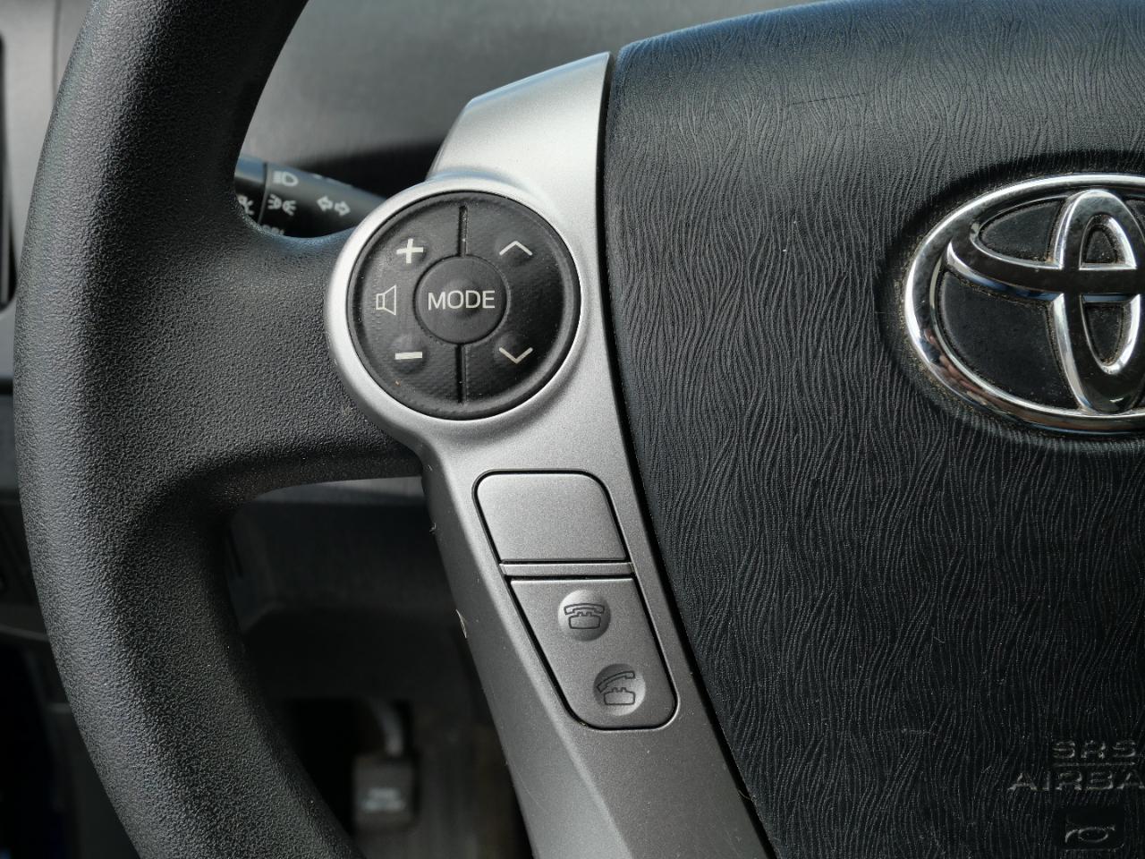 Toyota Prius 5dr HB Three (Natl) 2014