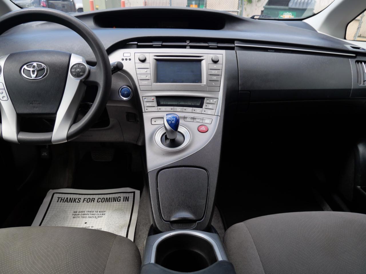 Toyota Prius 5dr HB Three (Natl) 2014
