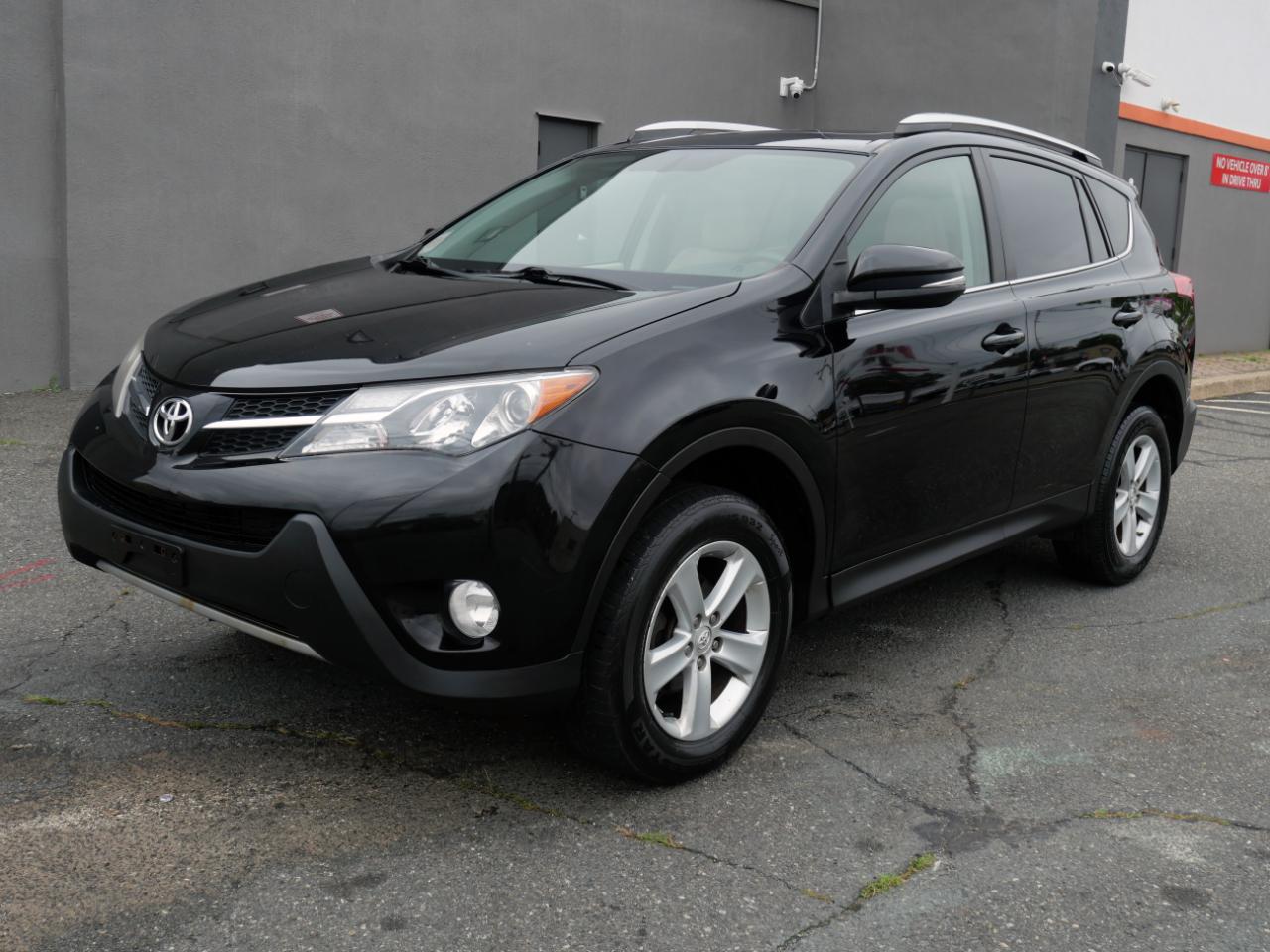 Toyota RAV4 AWD 4dr XLE (Natl) 2013