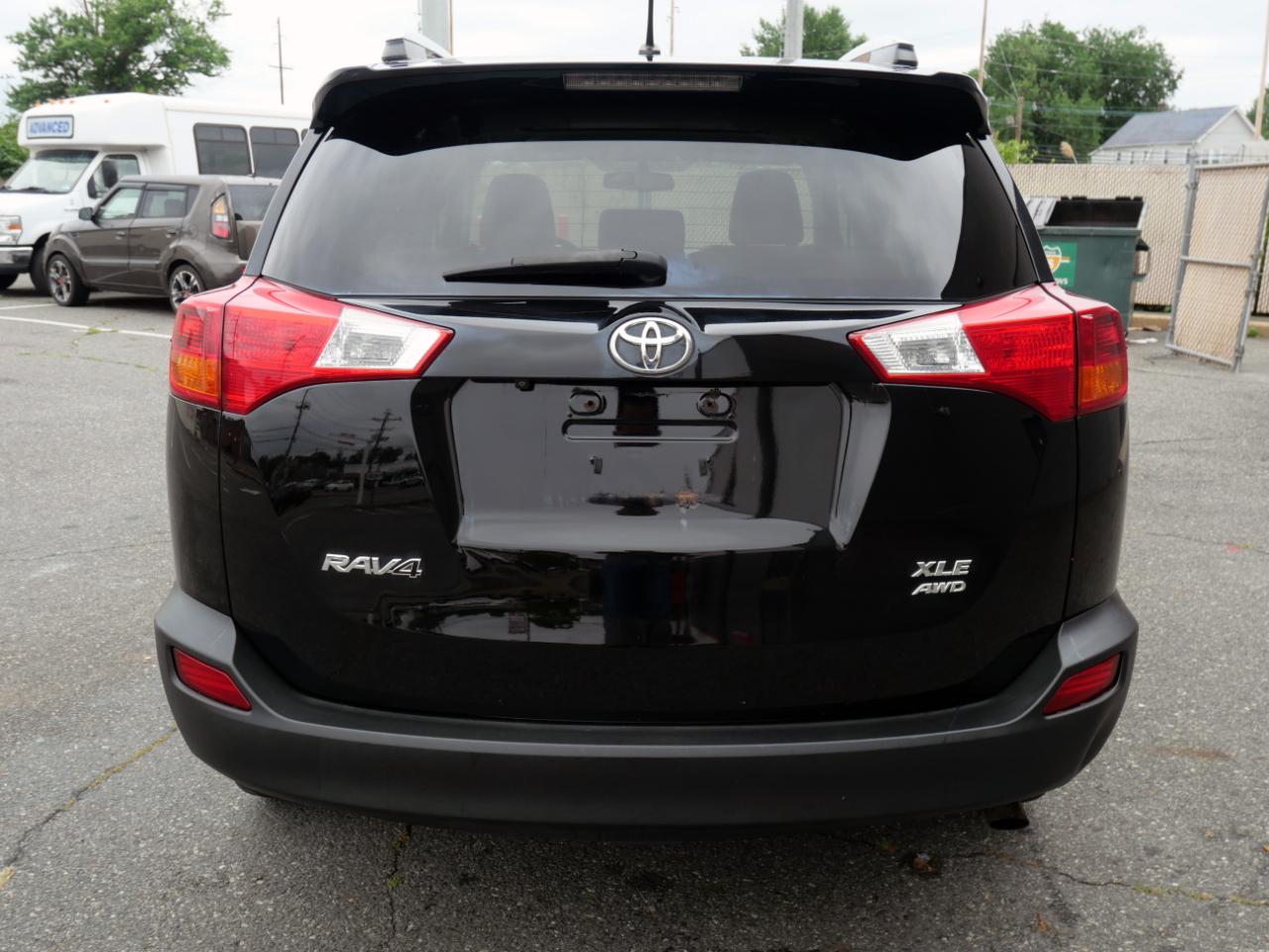 Toyota RAV4 AWD 4dr XLE (Natl) 2013