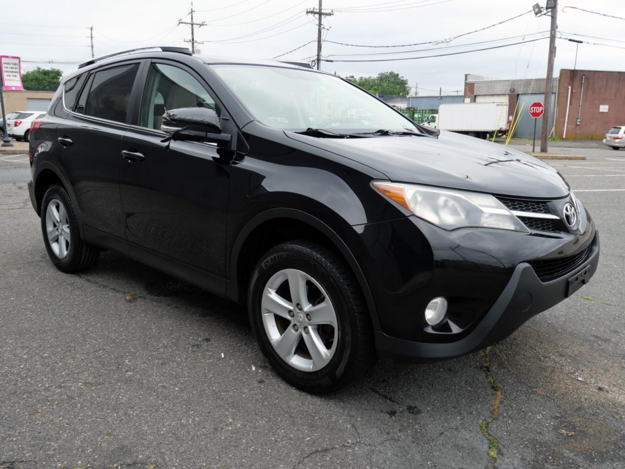 Toyota RAV4 AWD 4dr XLE (Natl) 2013