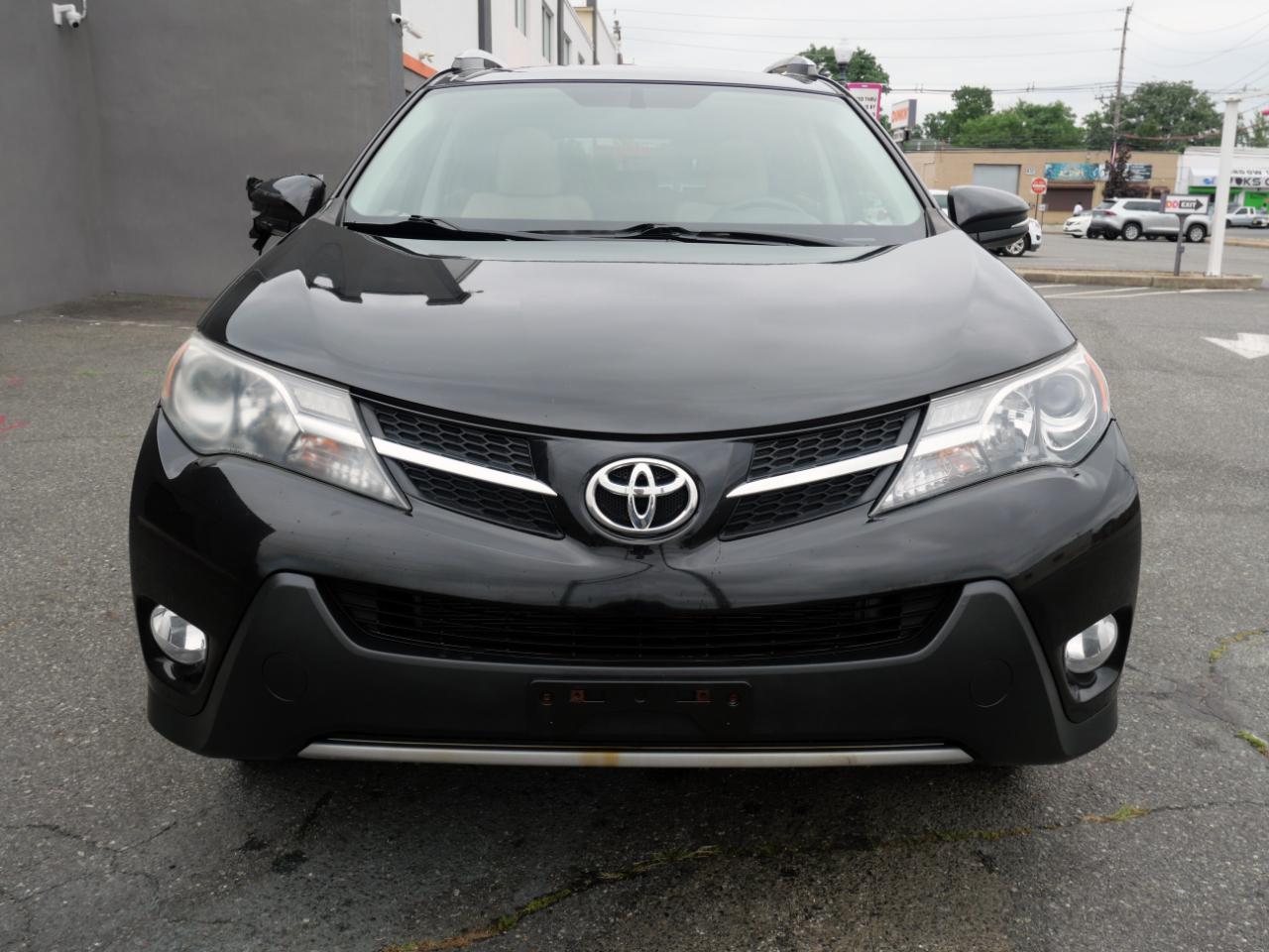 Toyota RAV4 AWD 4dr XLE (Natl) 2013