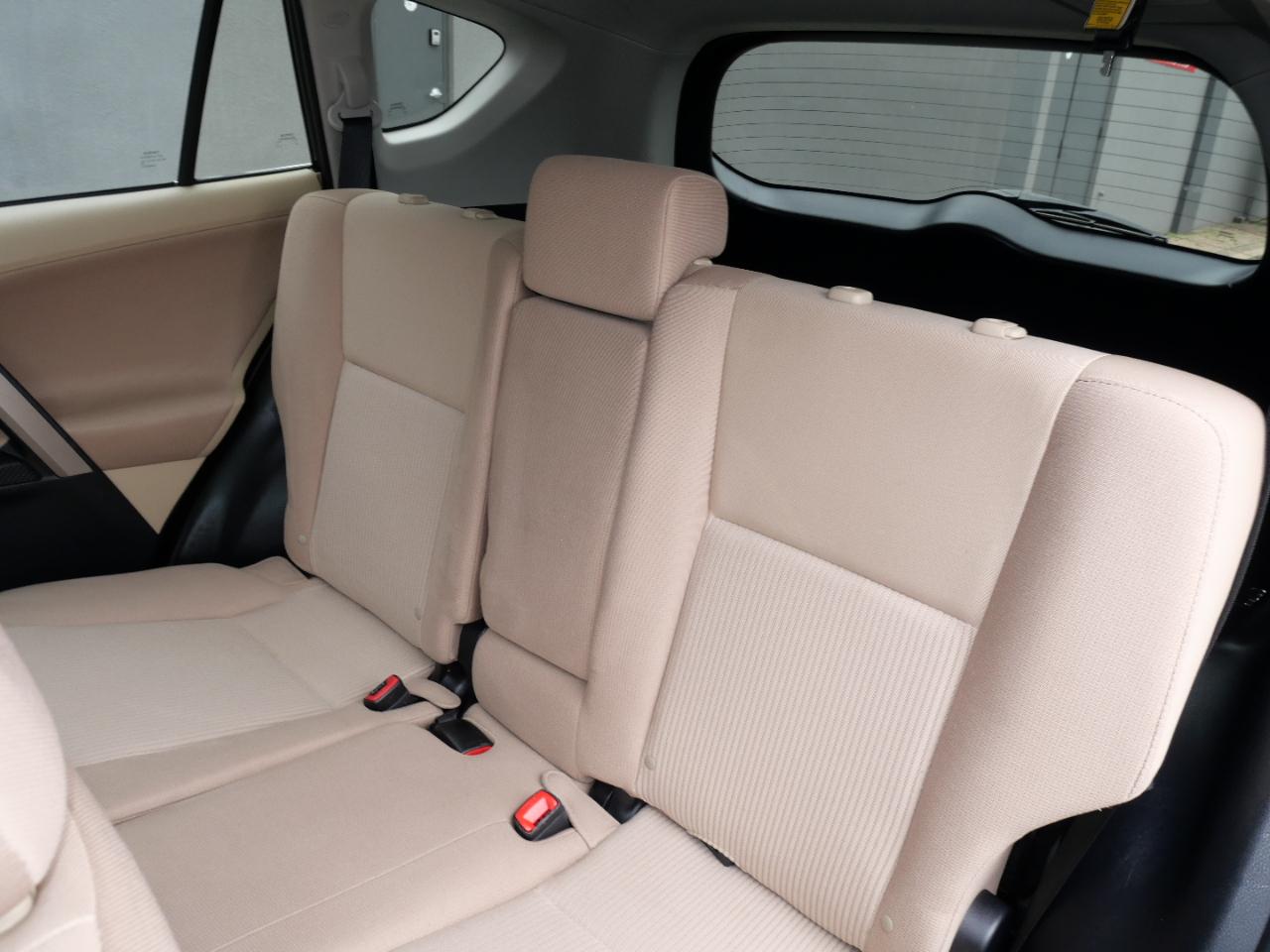 Toyota RAV4 AWD 4dr XLE (Natl) 2013