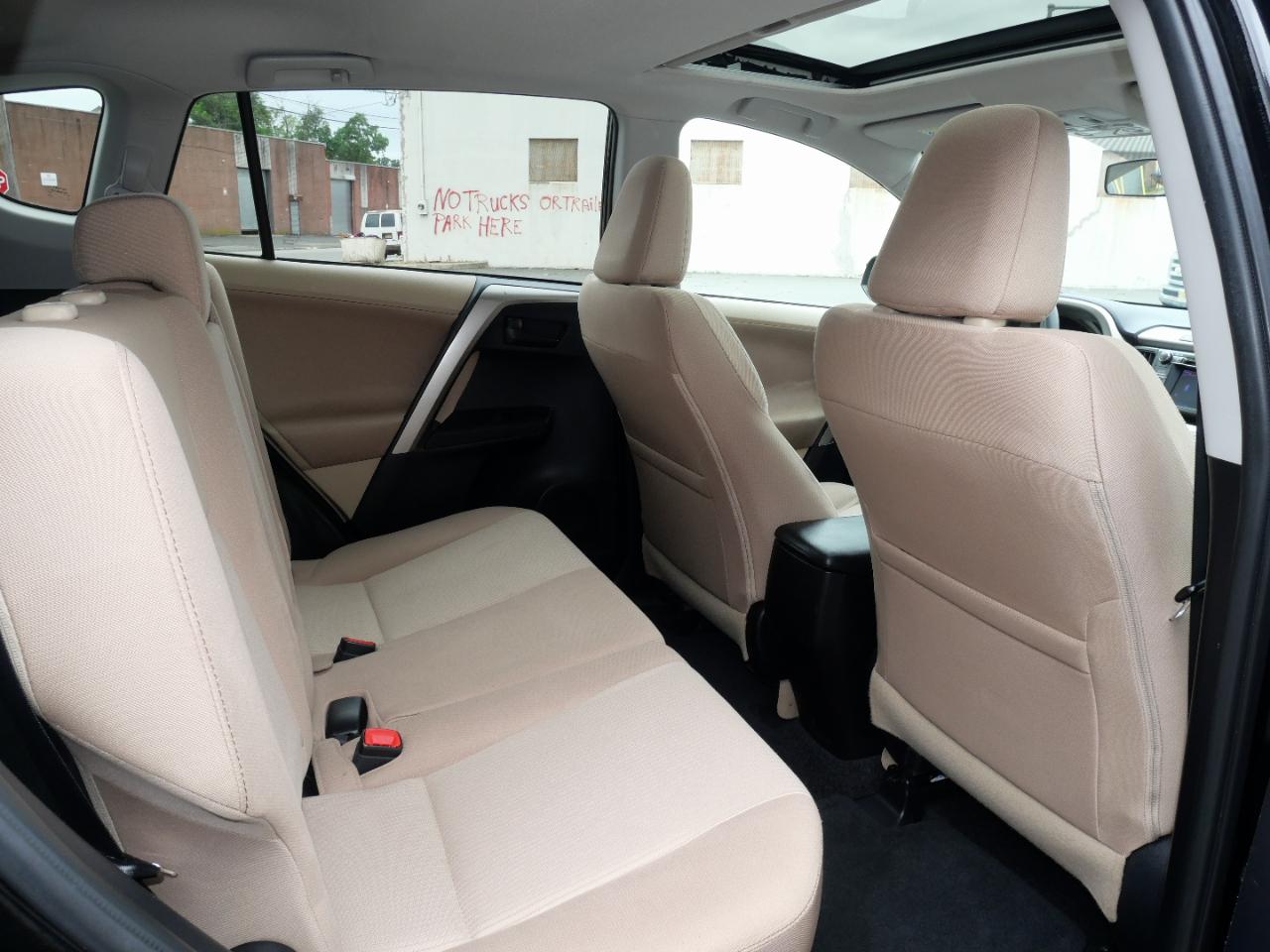 Toyota RAV4 AWD 4dr XLE (Natl) 2013
