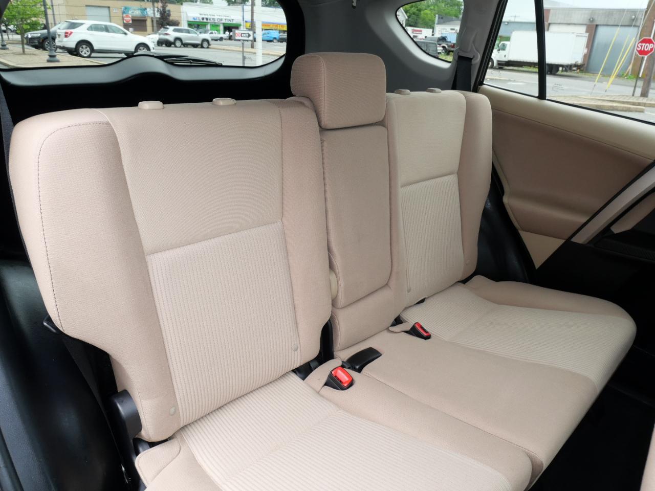 Toyota RAV4 AWD 4dr XLE (Natl) 2013