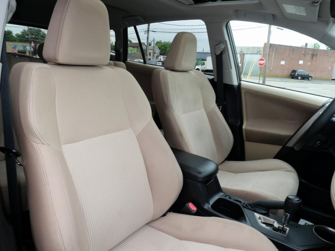 Toyota RAV4 AWD 4dr XLE (Natl) 2013