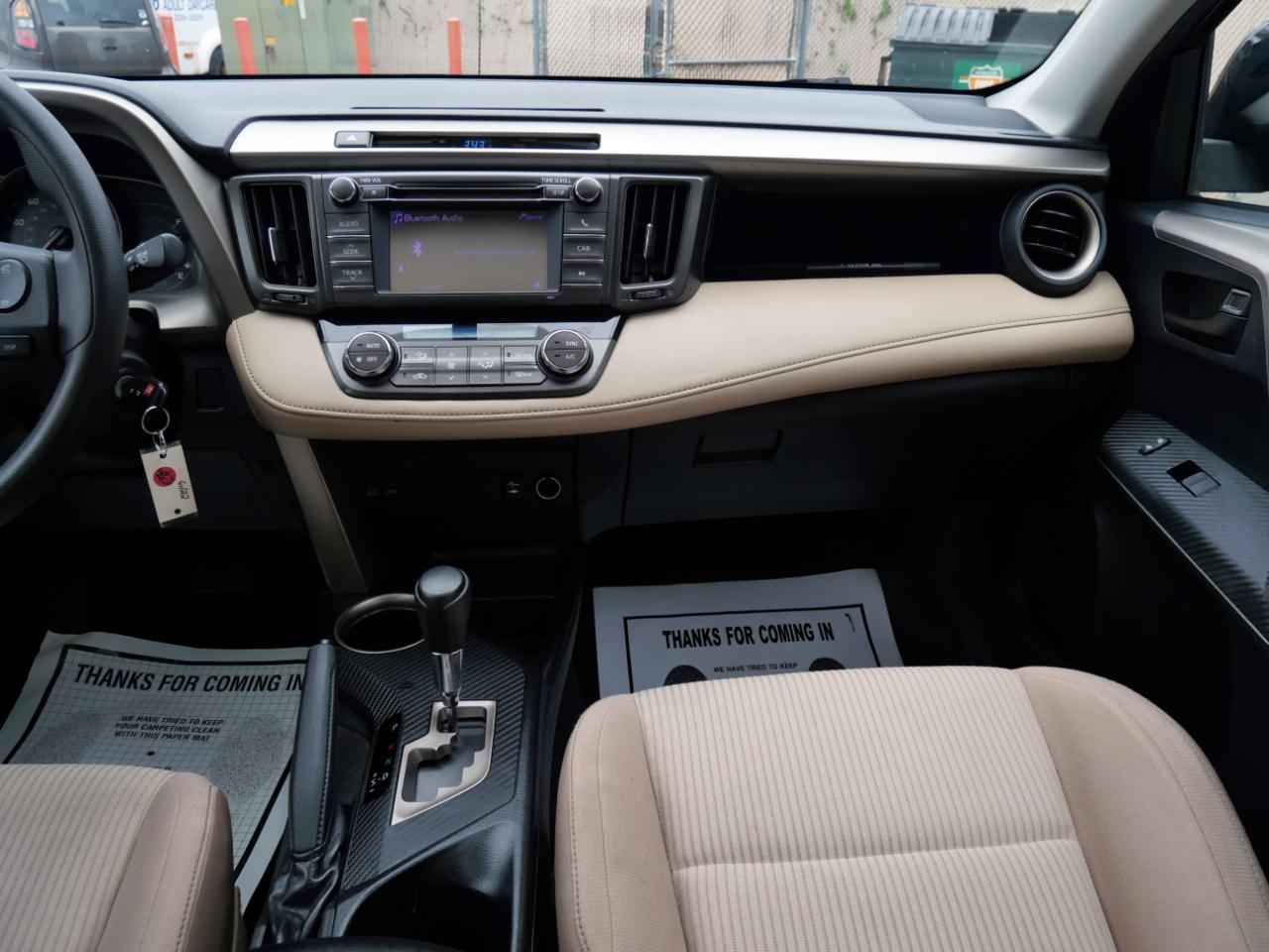Toyota RAV4 AWD 4dr XLE (Natl) 2013