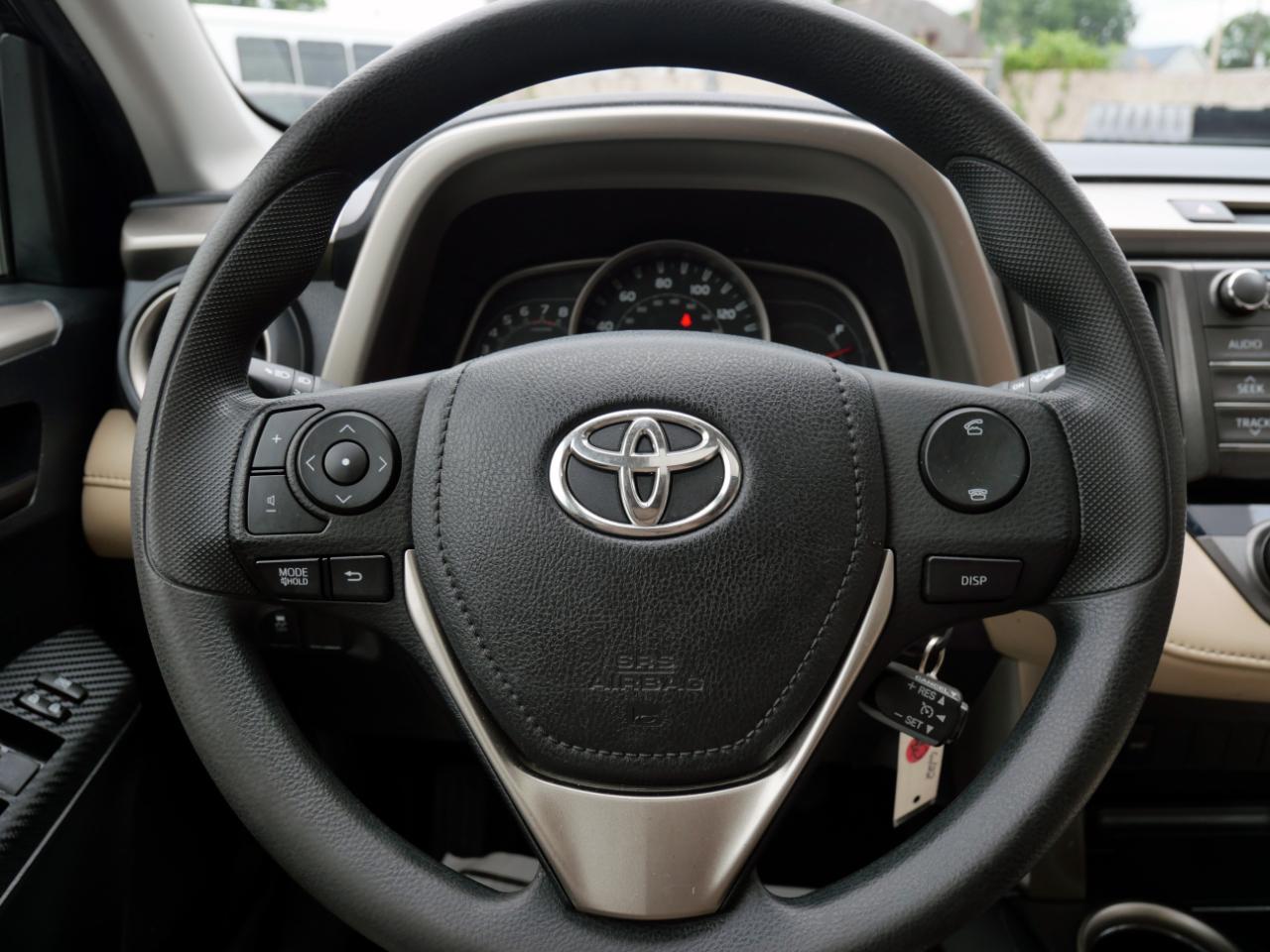 Toyota RAV4 AWD 4dr XLE (Natl) 2013