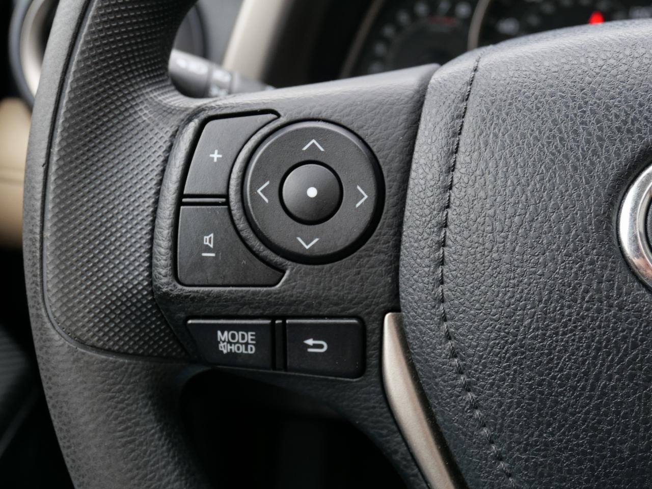 Toyota RAV4 AWD 4dr XLE (Natl) 2013