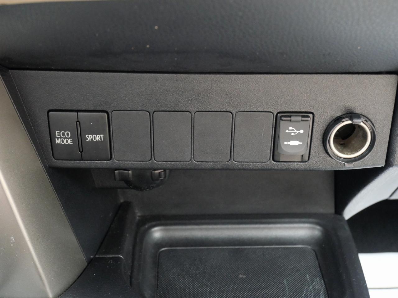 Toyota RAV4 AWD 4dr XLE (Natl) 2013