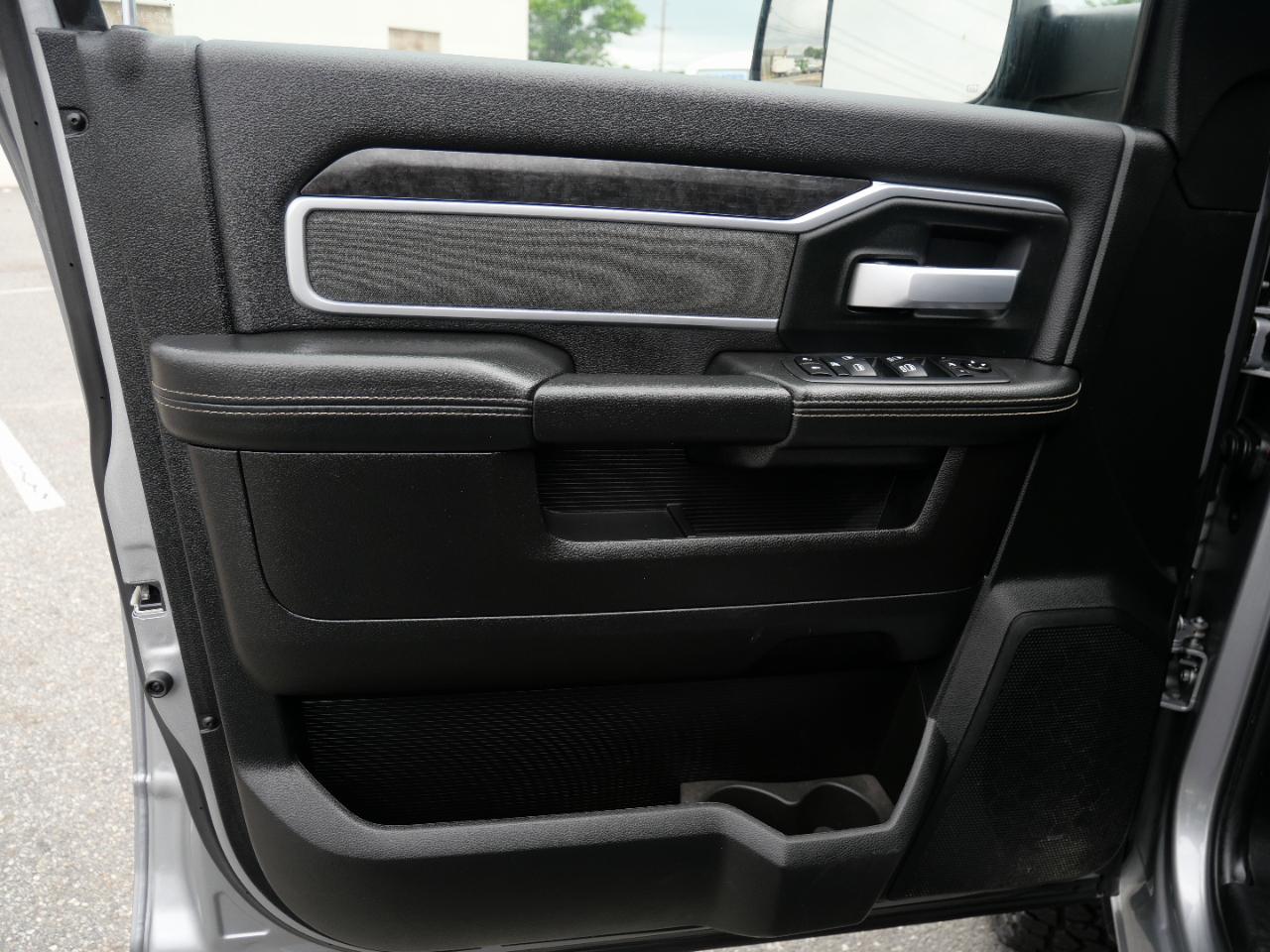 RAM 2500 Big Horn 4x4 Crew Cab 6'4" Box 2019