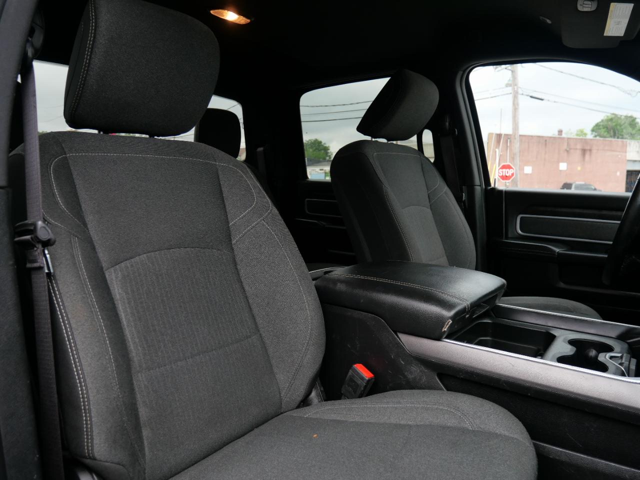 RAM 2500 Big Horn 4x4 Crew Cab 6'4" Box 2019