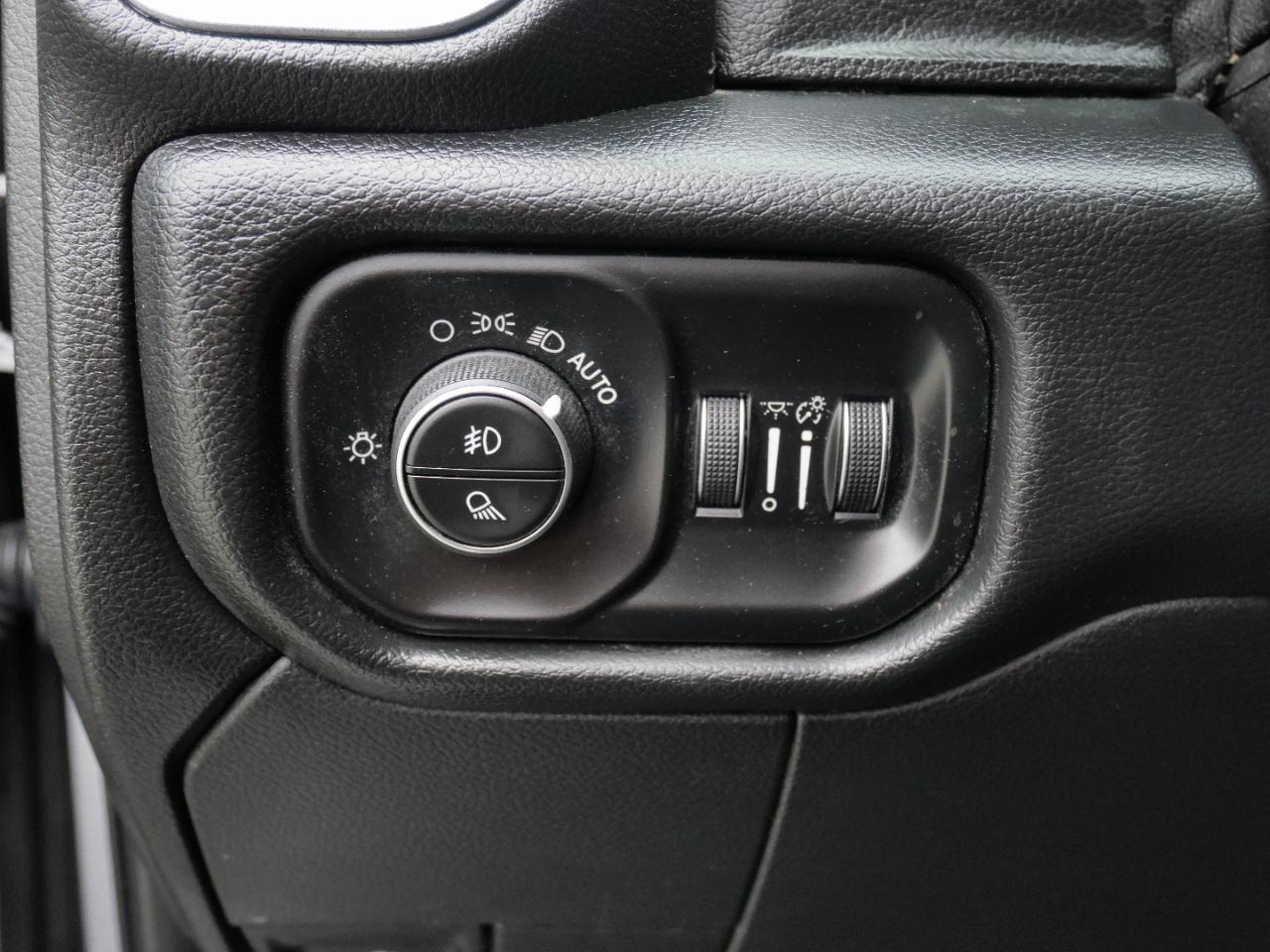 RAM 2500 Big Horn 4x4 Crew Cab 6'4" Box 2019