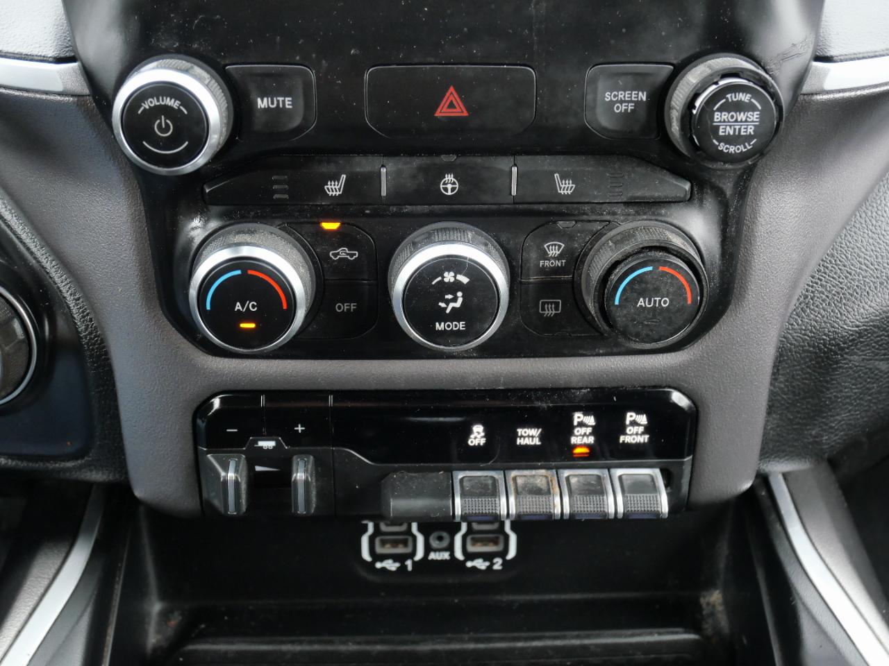 RAM 2500 Big Horn 4x4 Crew Cab 6'4" Box 2019