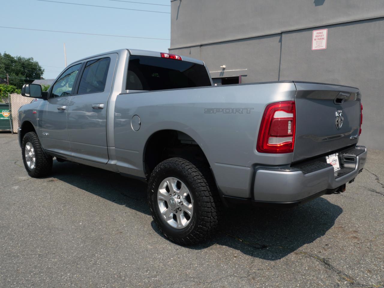 RAM 2500 Big Horn 4x4 Crew Cab 6'4" Box 2019