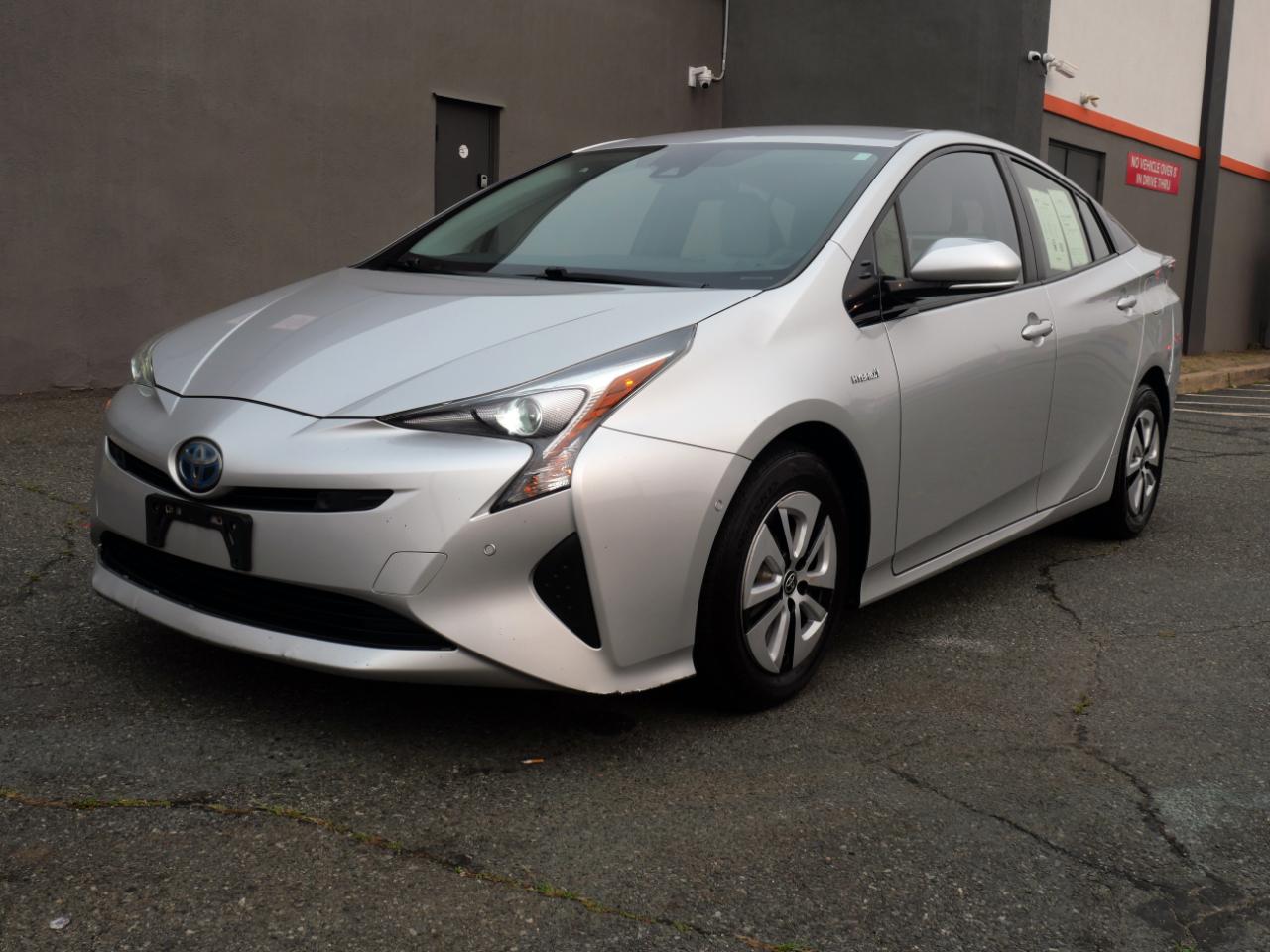 2017 Toyota Prius Four Touring (Natl)
