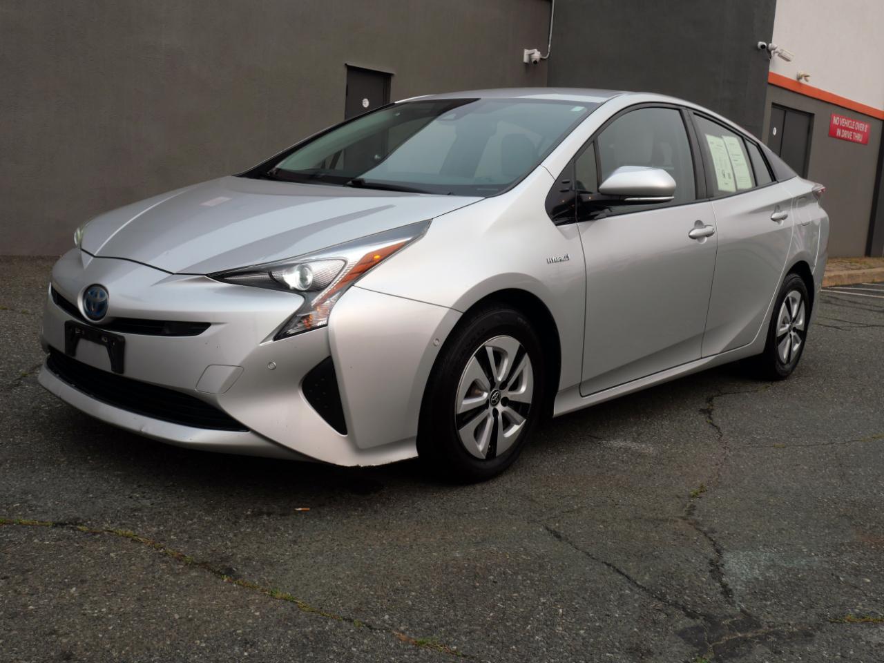 Toyota Prius Four Touring (Natl) 2017