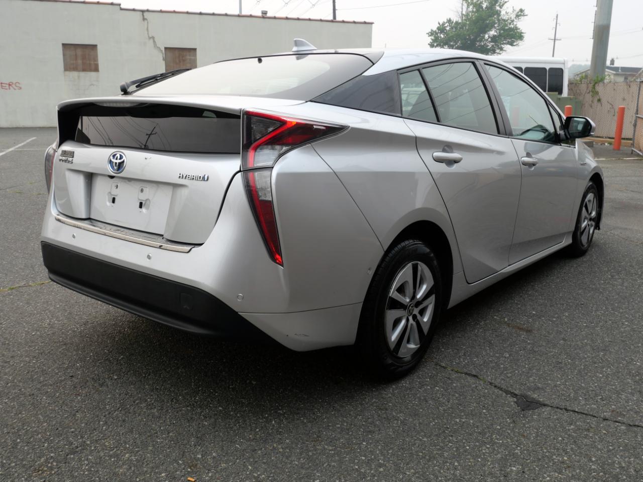Toyota Prius Four Touring (Natl) 2017