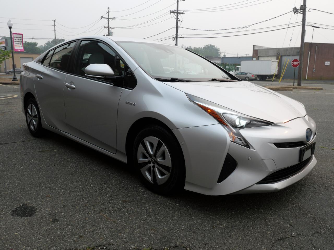 Toyota Prius Four Touring (Natl) 2017