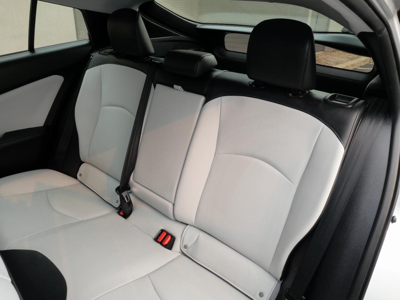 Toyota Prius Four Touring (Natl) 2017