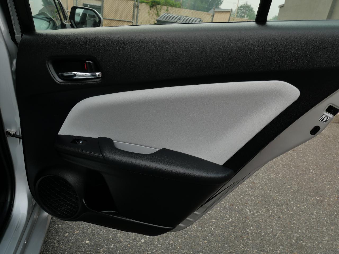 Toyota Prius Four Touring (Natl) 2017