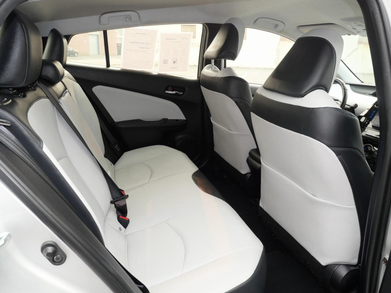 Toyota Prius Four Touring (Natl) 2017