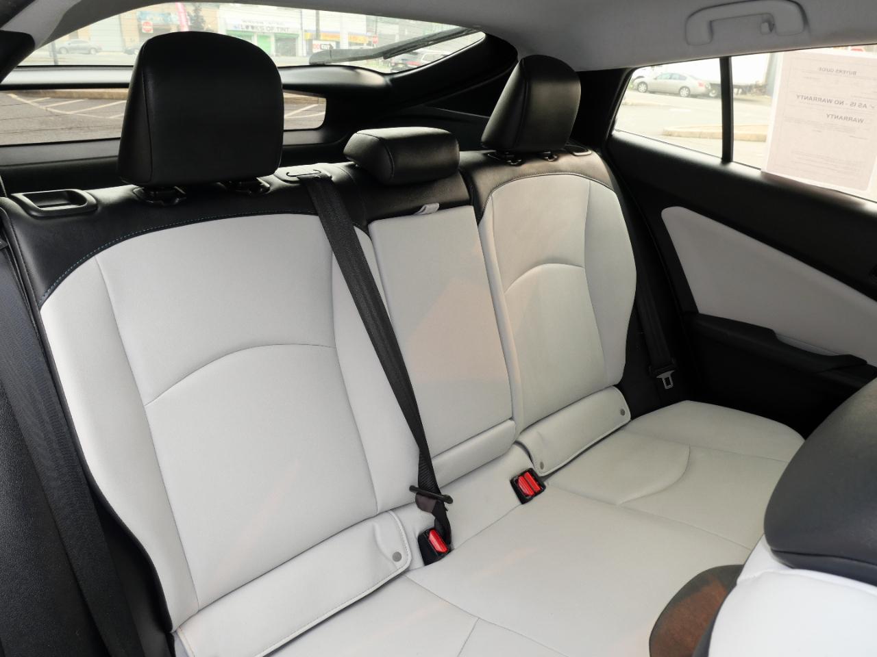 Toyota Prius Four Touring (Natl) 2017