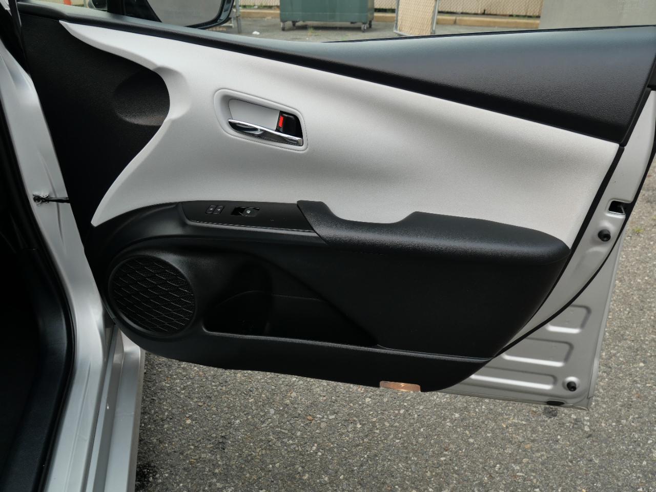Toyota Prius Four Touring (Natl) 2017