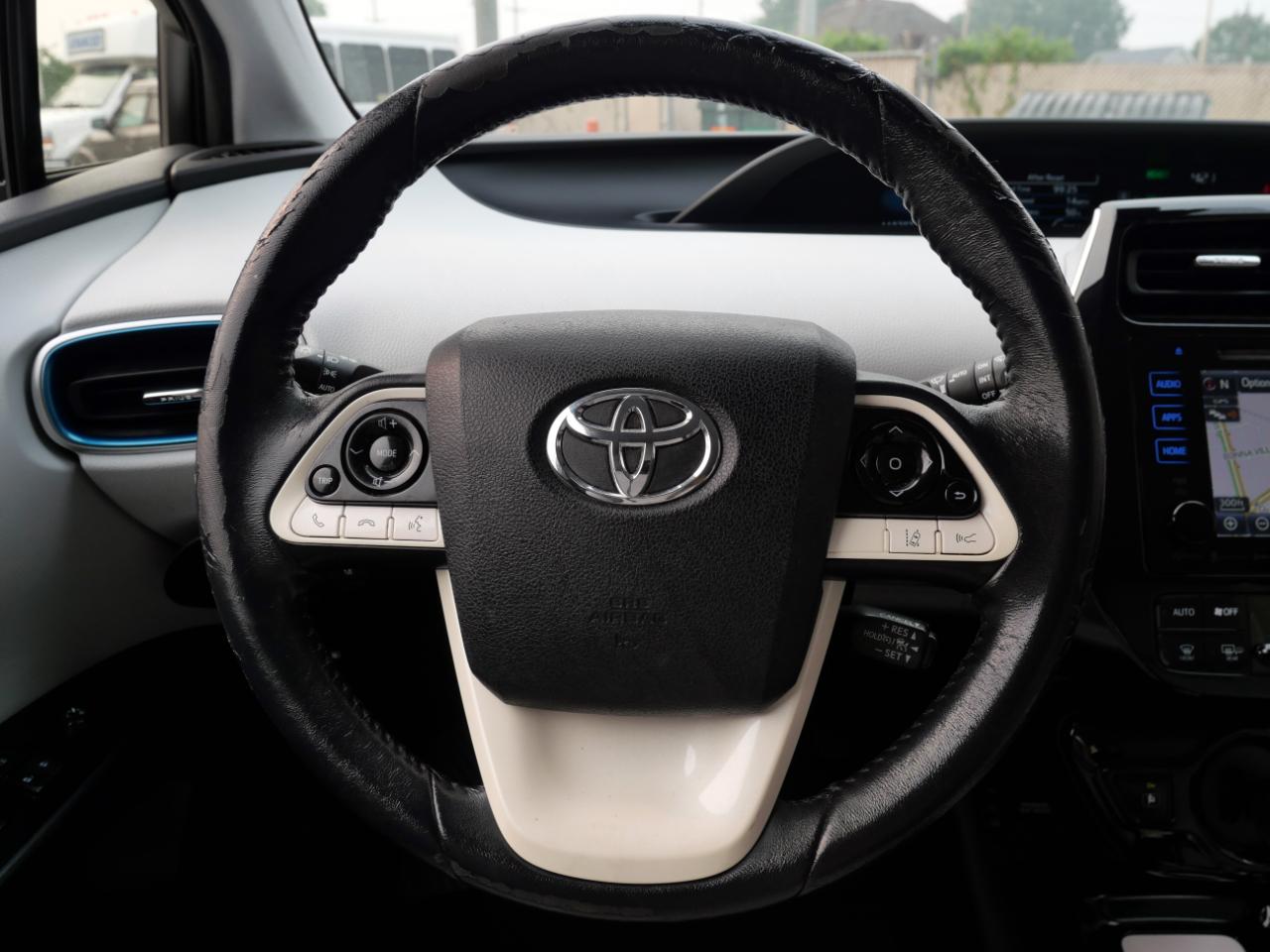 Toyota Prius Four Touring (Natl) 2017