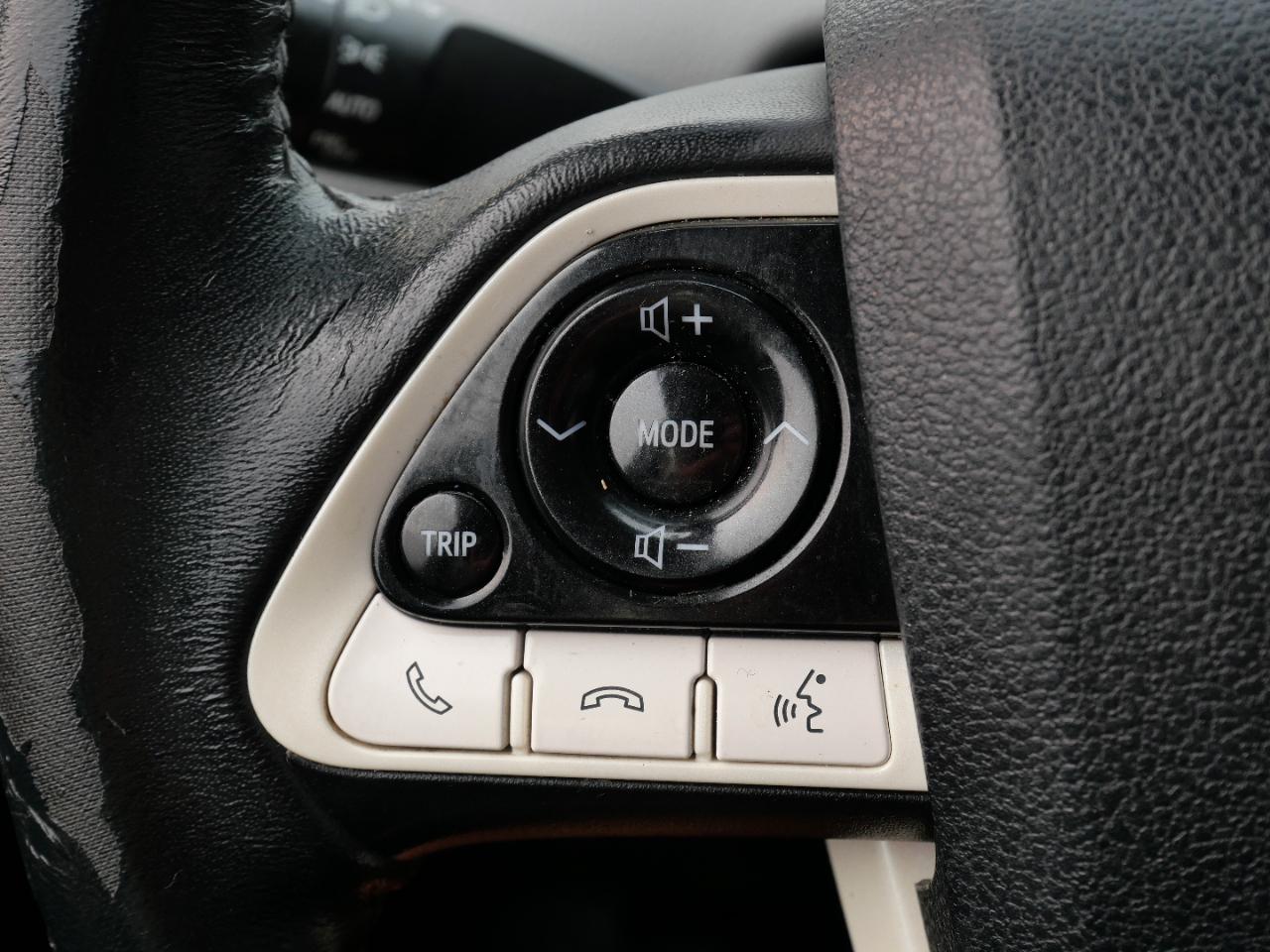 Toyota Prius Four Touring (Natl) 2017