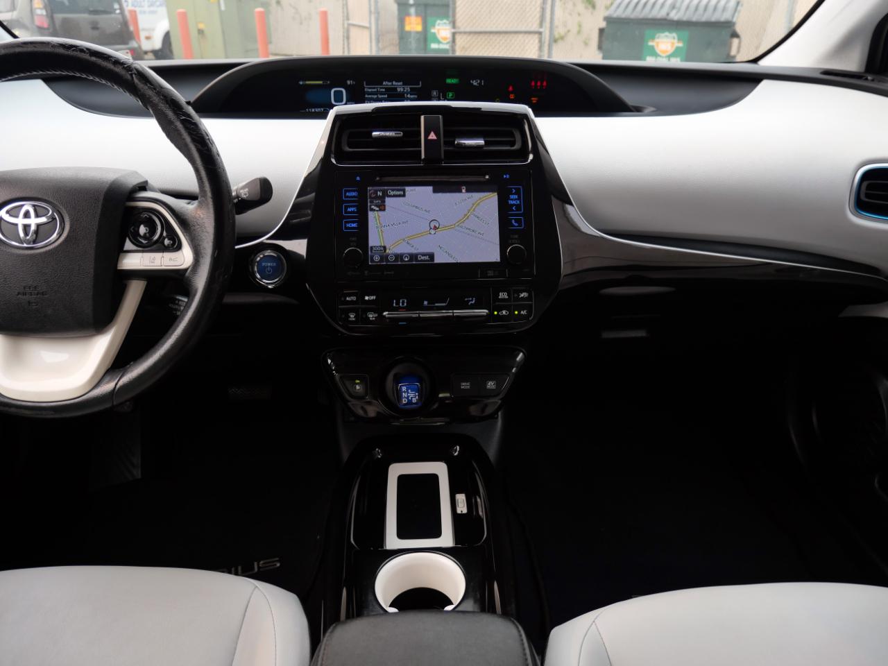 Toyota Prius Four Touring (Natl) 2017