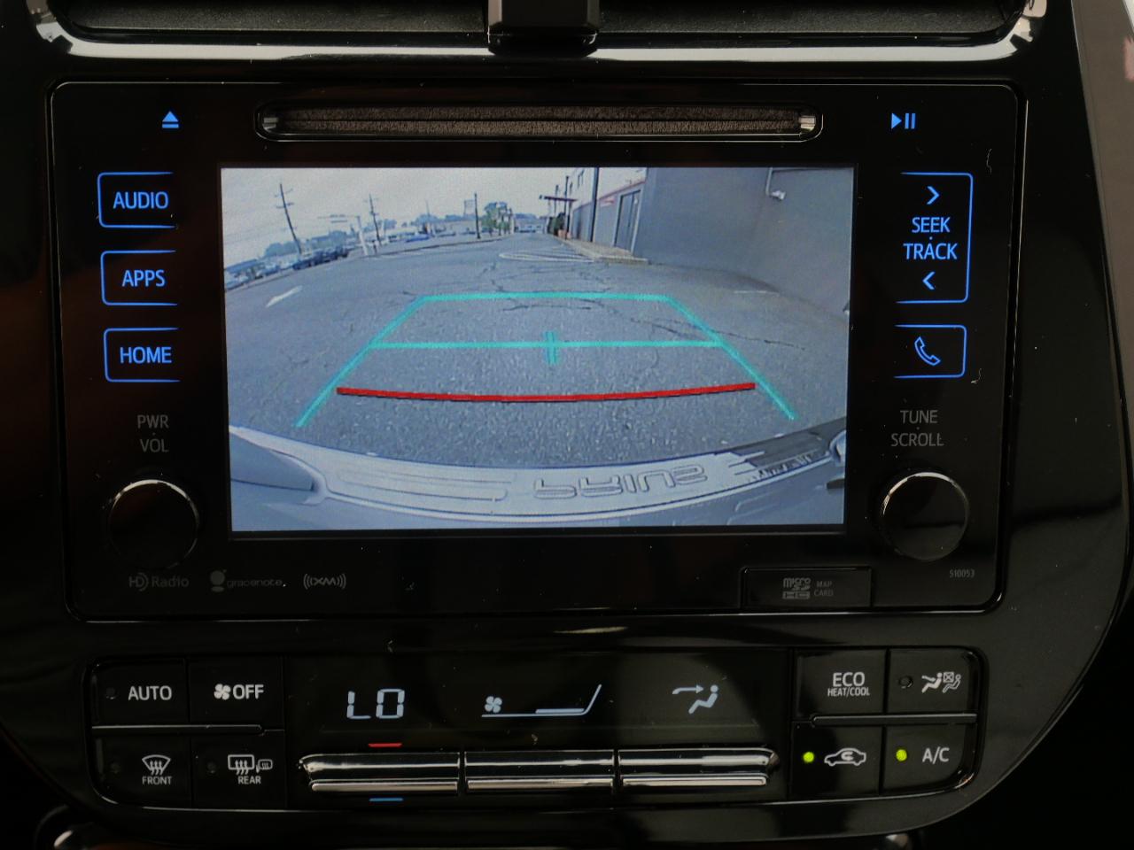Toyota Prius Four Touring (Natl) 2017