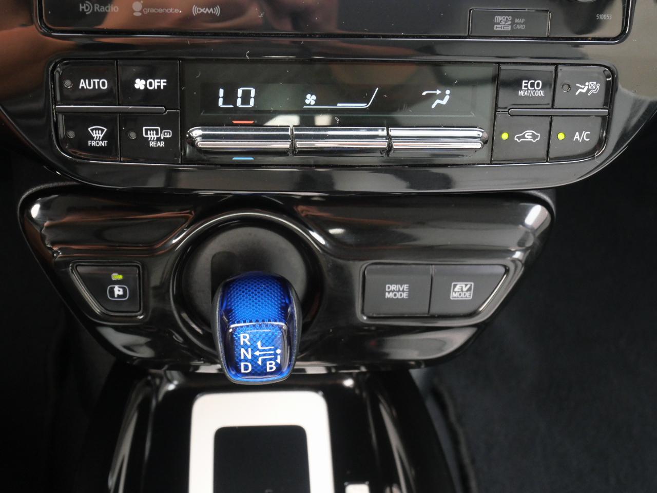Toyota Prius Four Touring (Natl) 2017