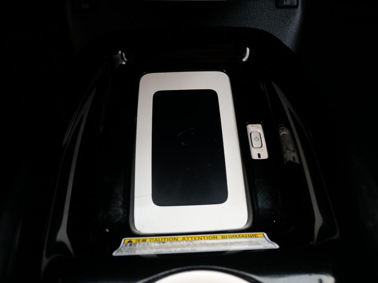 Toyota Prius Four Touring (Natl) 2017