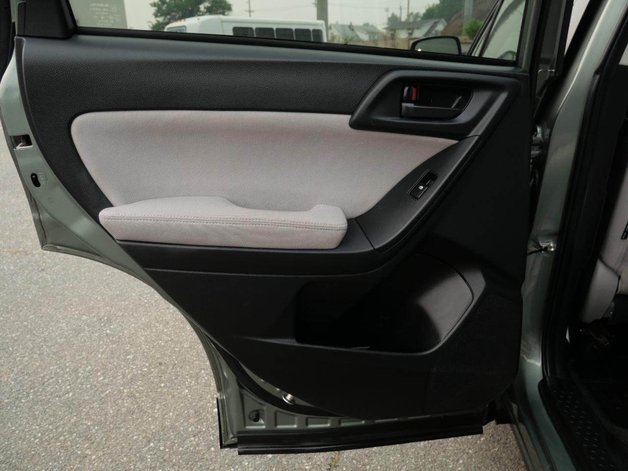 Subaru Forester 4dr CVT 2.5i Premium PZEV 2015