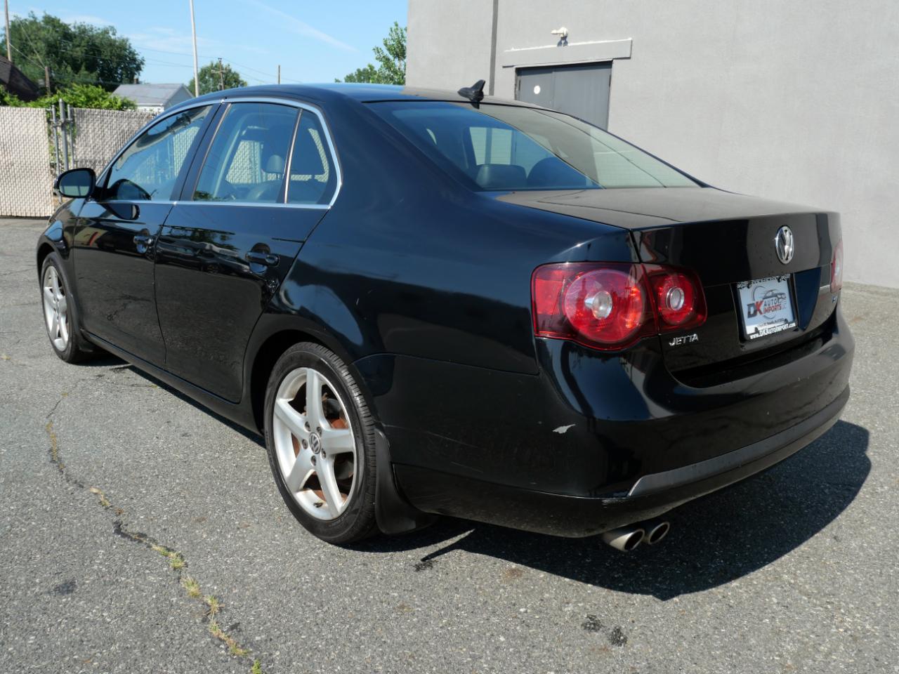 Volkswagen Jetta Sedan 4dr Auto Limited PZEV 2010
