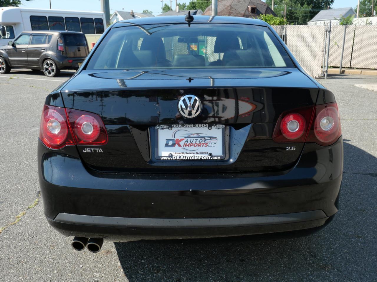 Volkswagen Jetta Sedan 4dr Auto Limited PZEV 2010