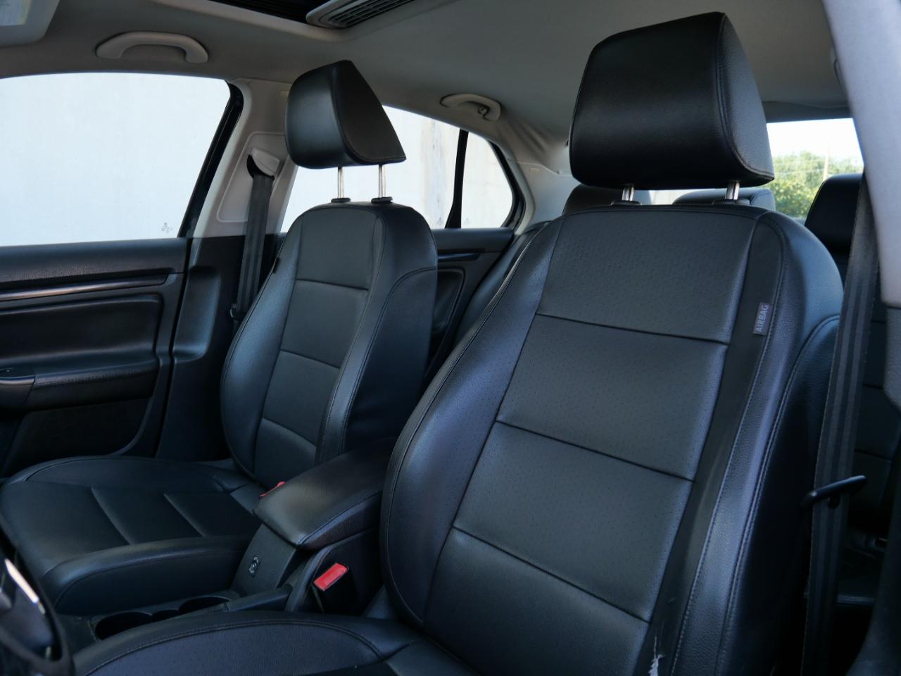 Volkswagen Jetta Sedan 4dr Auto Limited PZEV 2010