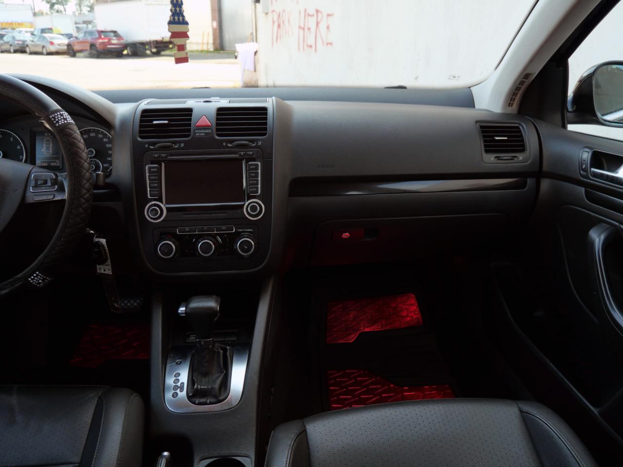 Volkswagen Jetta Sedan 4dr Auto Limited PZEV 2010