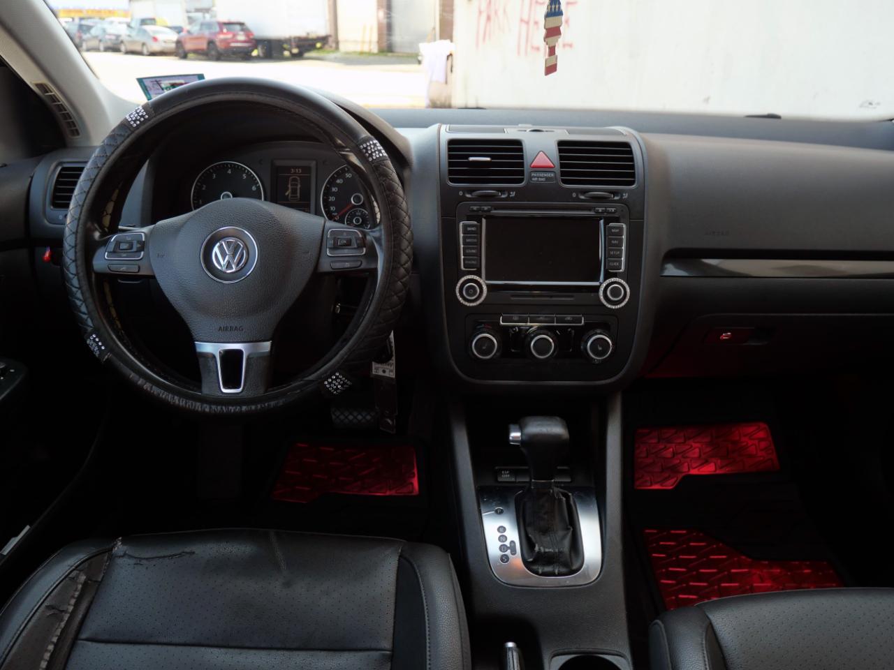 Volkswagen Jetta Sedan 4dr Auto Limited PZEV 2010