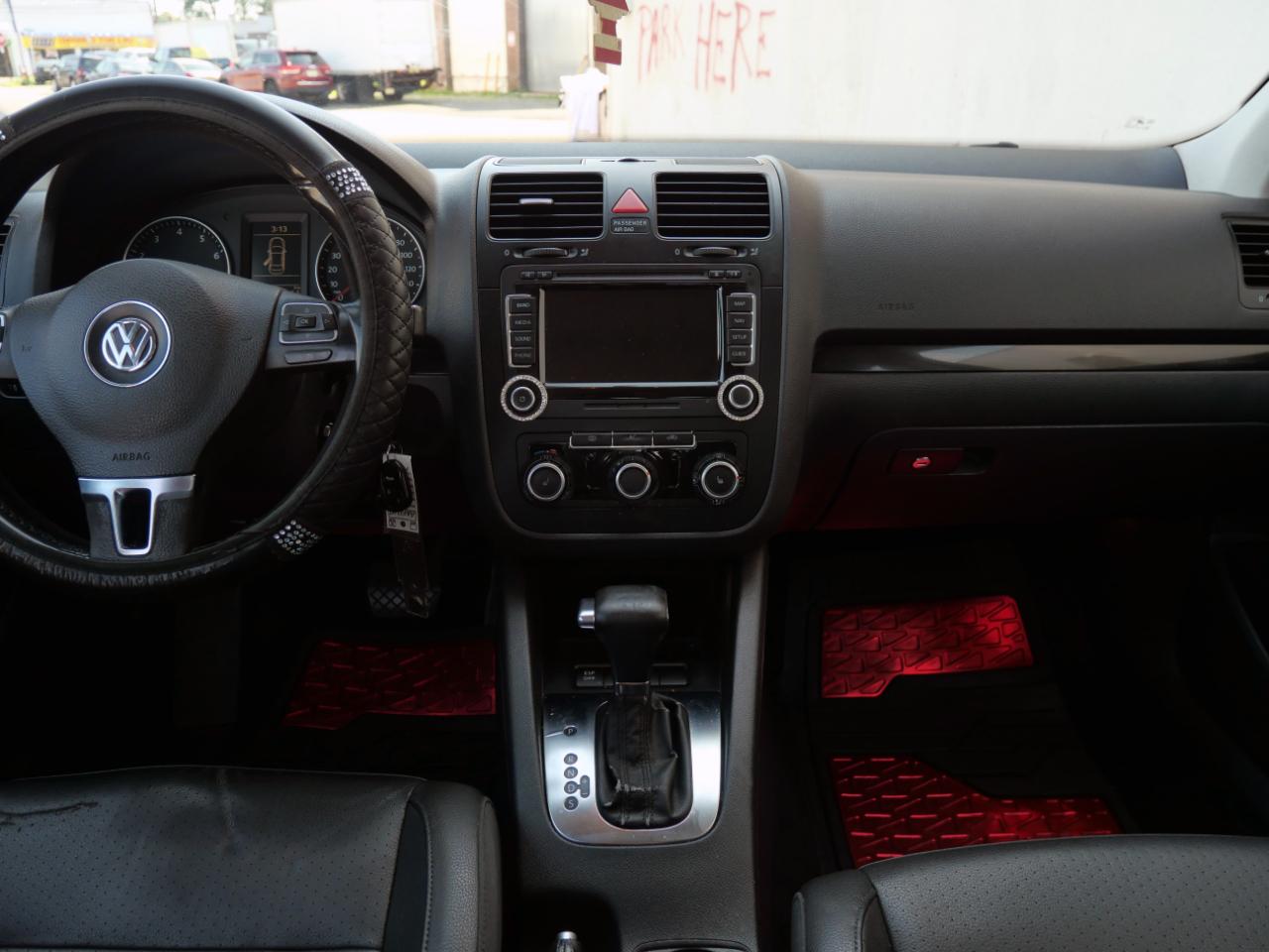 Volkswagen Jetta Sedan 4dr Auto Limited PZEV 2010