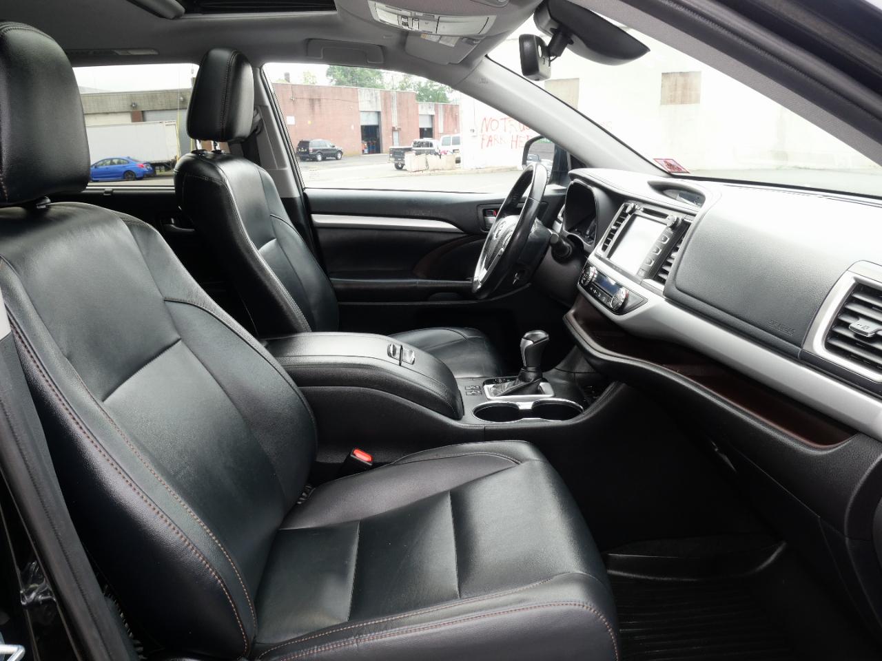 Toyota Highlander XLE V6 AWD (Natl) 2019