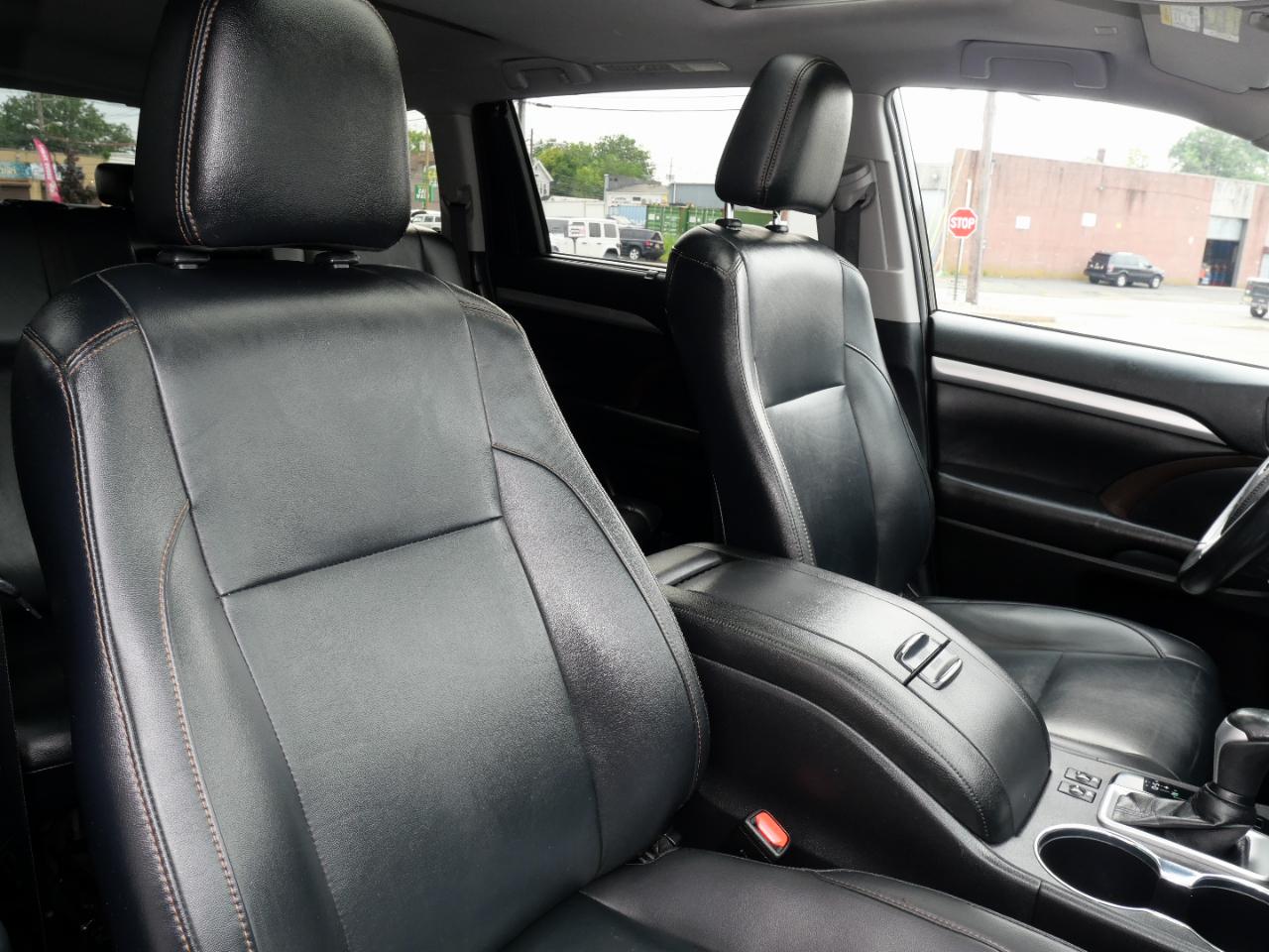 Toyota Highlander XLE V6 AWD (Natl) 2019