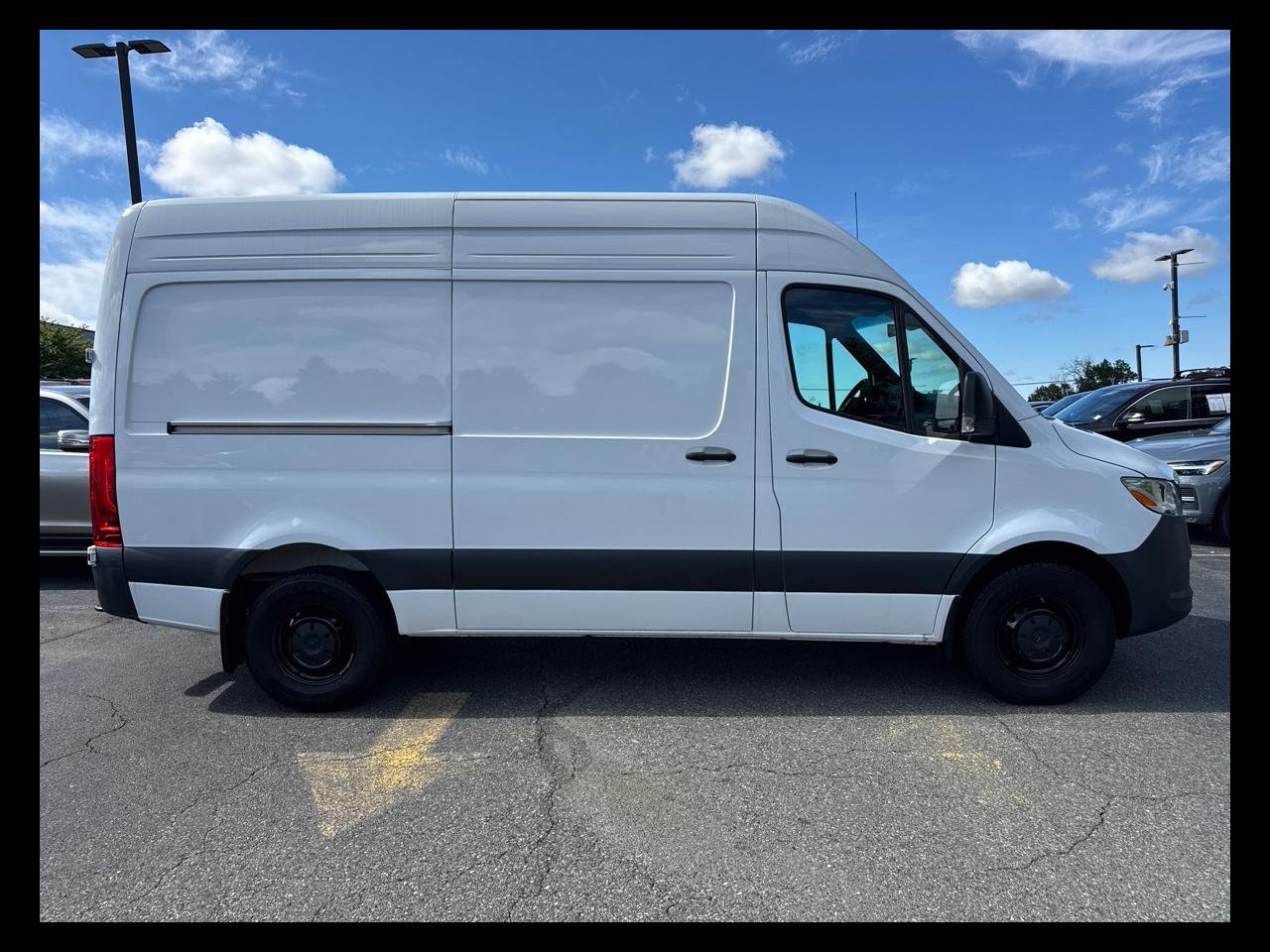 Mercedes-Benz Sprinter Cargo Van 2500 Standard Roof I4 Diesel 144" RWD 2025
