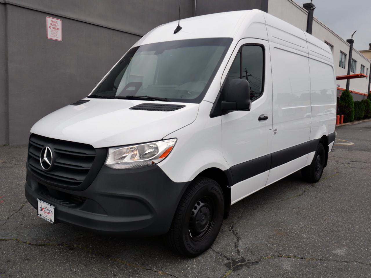 Mercedes-Benz Sprinter Cargo Van 2500 Standard Roof I4 Diesel 144" RWD 2025