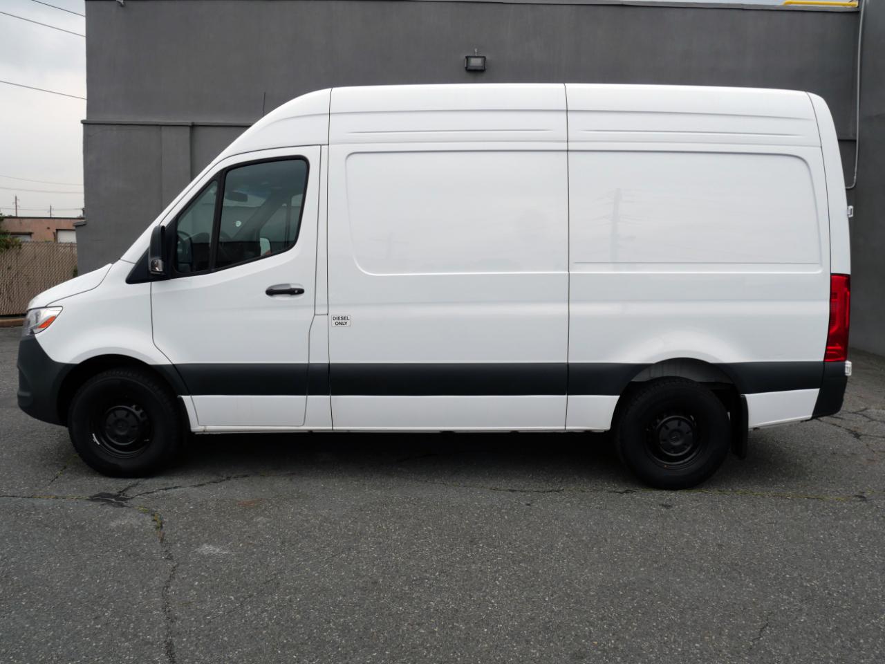 Mercedes-Benz Sprinter Cargo Van 2500 Standard Roof I4 Diesel 144" RWD 2025