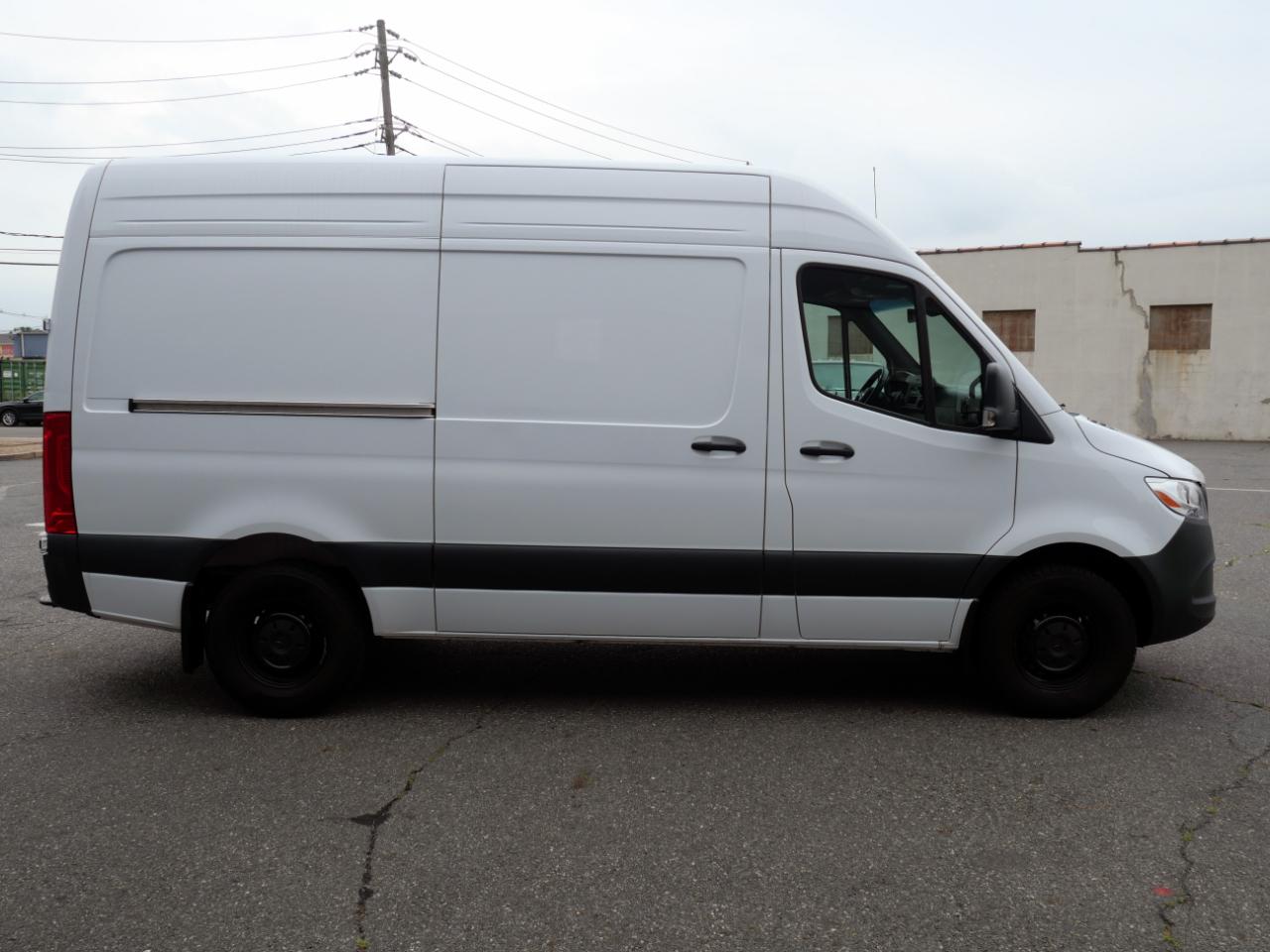 Mercedes-Benz Sprinter Cargo Van 2500 Standard Roof I4 Diesel 144" RWD 2025